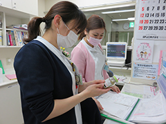 この薬は何かな?間違いないよう確認しましょう。